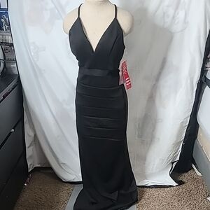 Black Maxi Backless Gown with Ruched Design and Plunge Neckline for Prom
